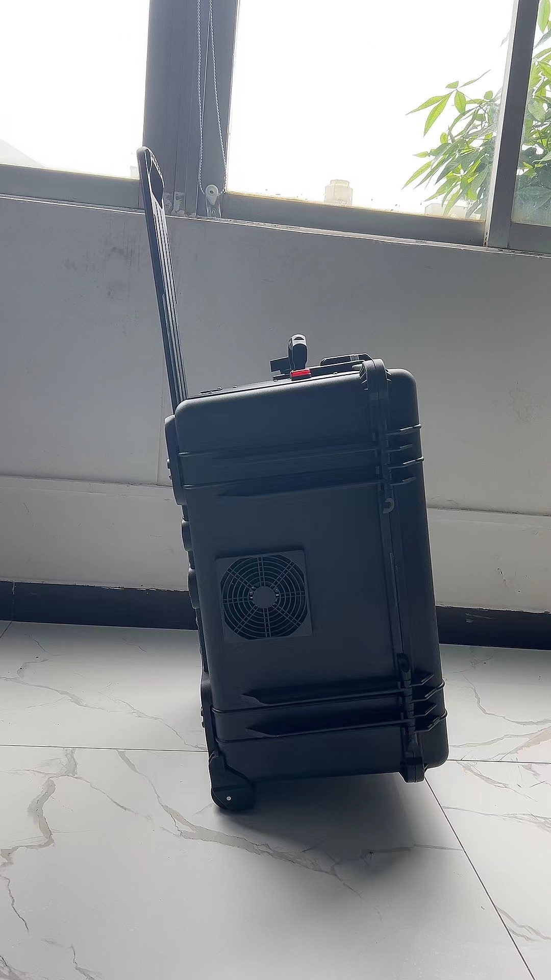 石屏手拉箱型移动通信干扰器